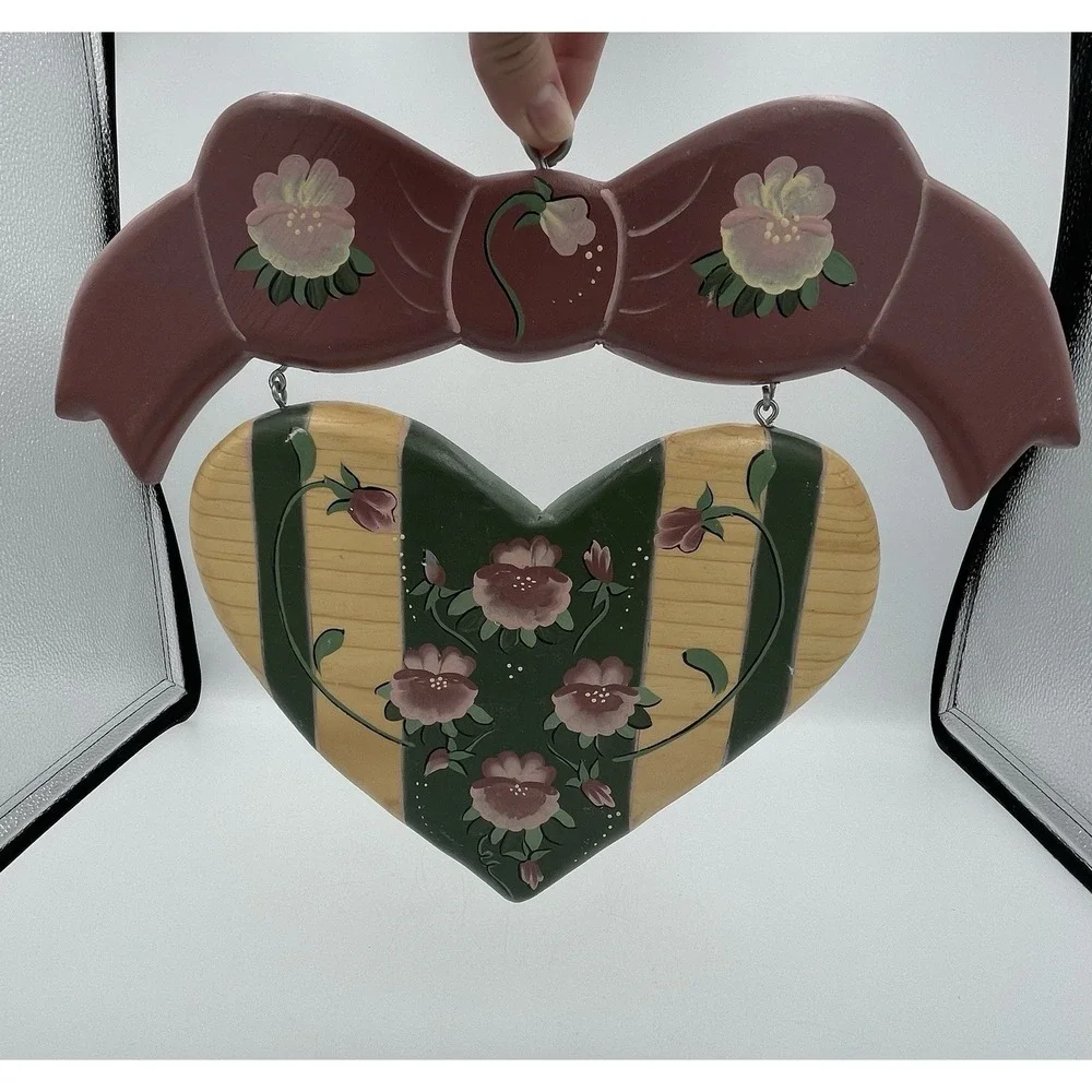 Vtg Hand Painted Wood Heart Sign Country Cottage Floral Tole Paint Wall Hanging
